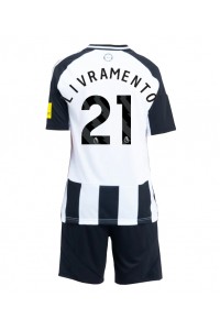 Newcastle United Tino Livramento #21 Jalkapallovaatteet Lasten Kotipeliasu 2024-25 Lyhythihainen (+ Lyhyet housut)